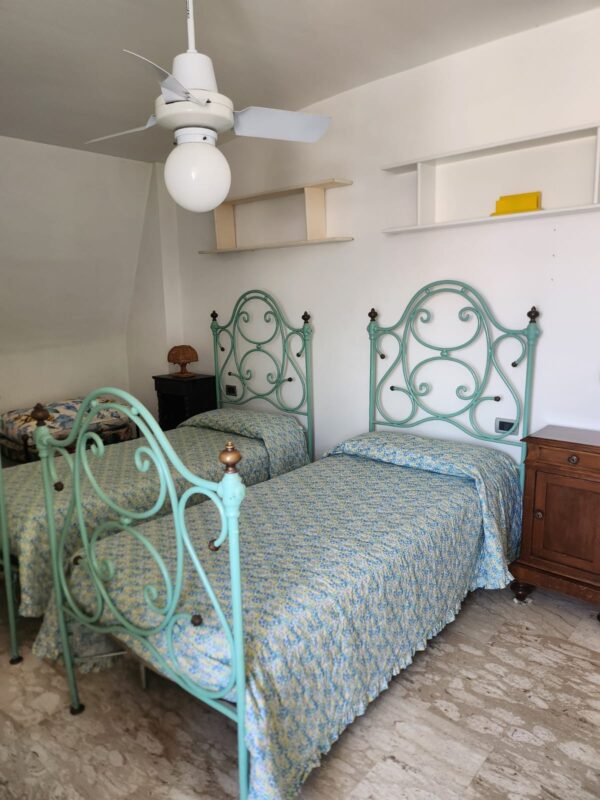 WhatsApp-Image-2026-04-09-at-10.36.31 Ampio trilocale in zona centrale con posto auto